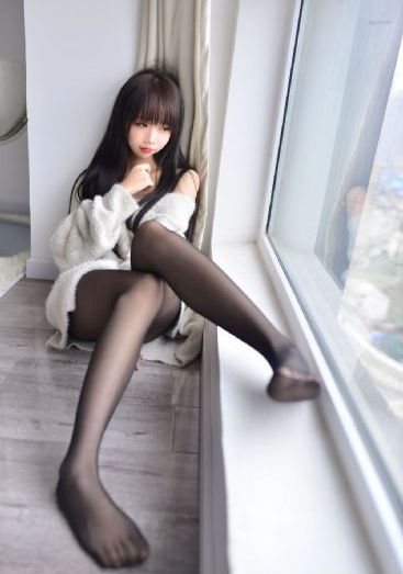国产一边吃饭一边短丝袜足j_DVD高清视频播放