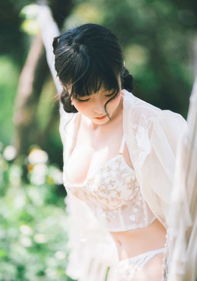 国产高清乱码无卡女大生_DVD在线视频观看