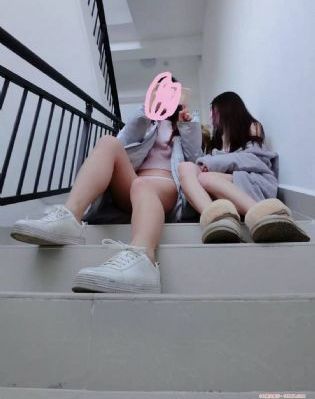 国产美女在线喷水_4K在线观看